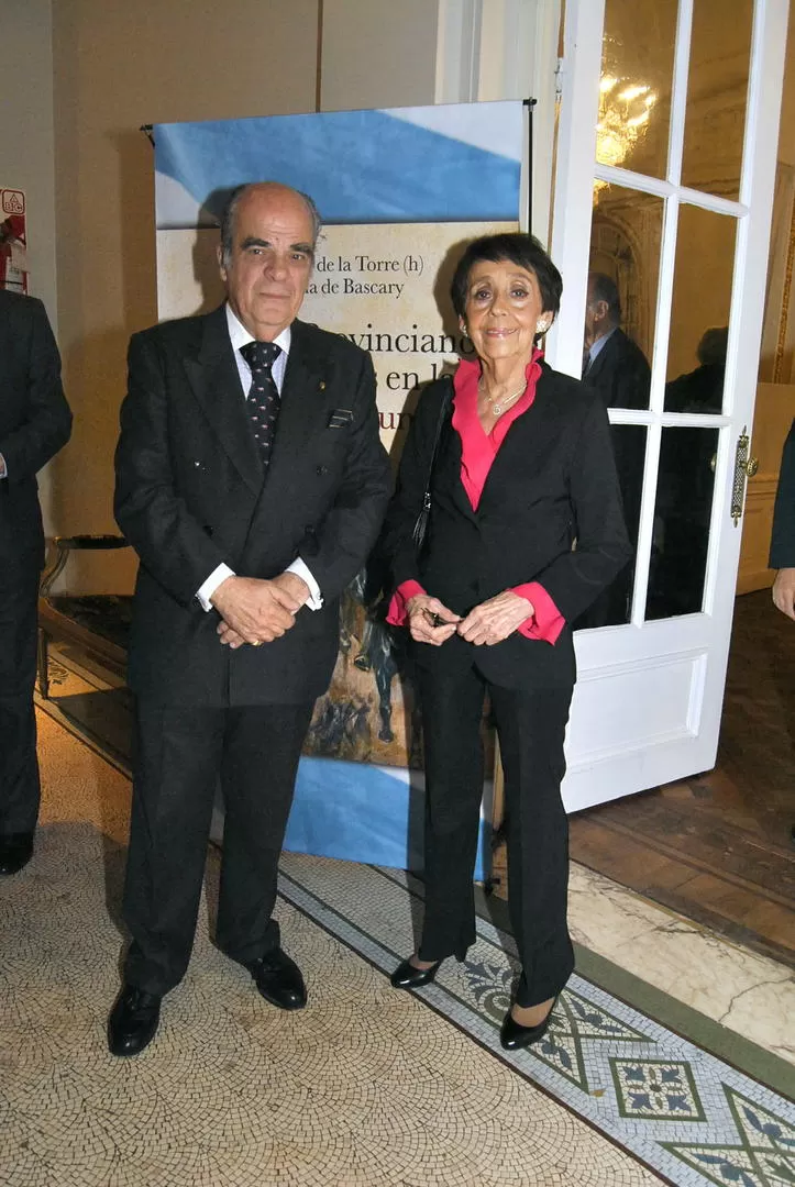 TUCUMANOS QUE HACEN HISTORIA. Carlos Páez de la Torre (h) y Sara Peña de Bascary, los autores de  LA GACETA / ARCHIVO