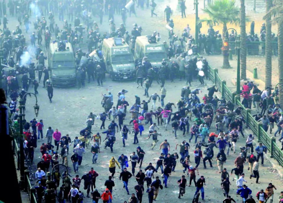 EL CAIRO. En el corazón del levantamiento anti-Mubarak de 2011 volvieron a producirse disturbios contra Mursi REUTERS