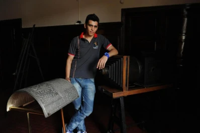 Emanuel vota por una escuela diversa