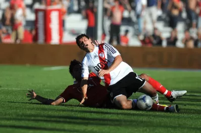 Respira Almeyda: Mora está lesionado pero no de gravedad