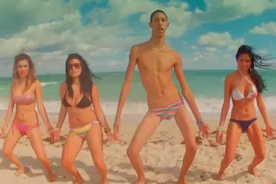 El estilo de Peter La Anguila, se postula como el tema del verano