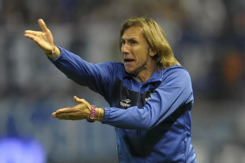 TRANQUILO. El 'Flaco' quiere disfrutar del presente de Vélez antes de hablar de un nuevo club. DYN