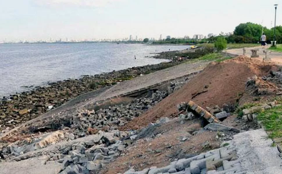 MISTERIO. El cuerpo de una joven, que aún no fue identificado, fue hallado en un arroyo de Vicente López. FOTO TOMADA DE TN.COM.AR