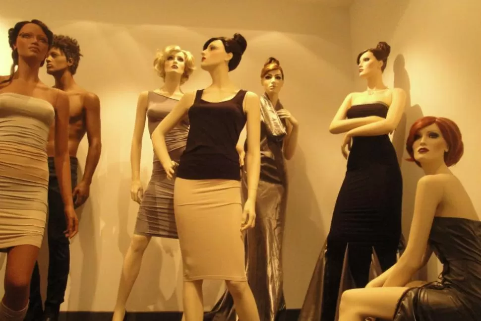 OJOS VIGILANTES. Los maniquíes de Almax tienen una cámara con sistema de reconocimiento facial en el interior de su cabeza. FOTO TOMADA DE ALMAX-ITALY.COM