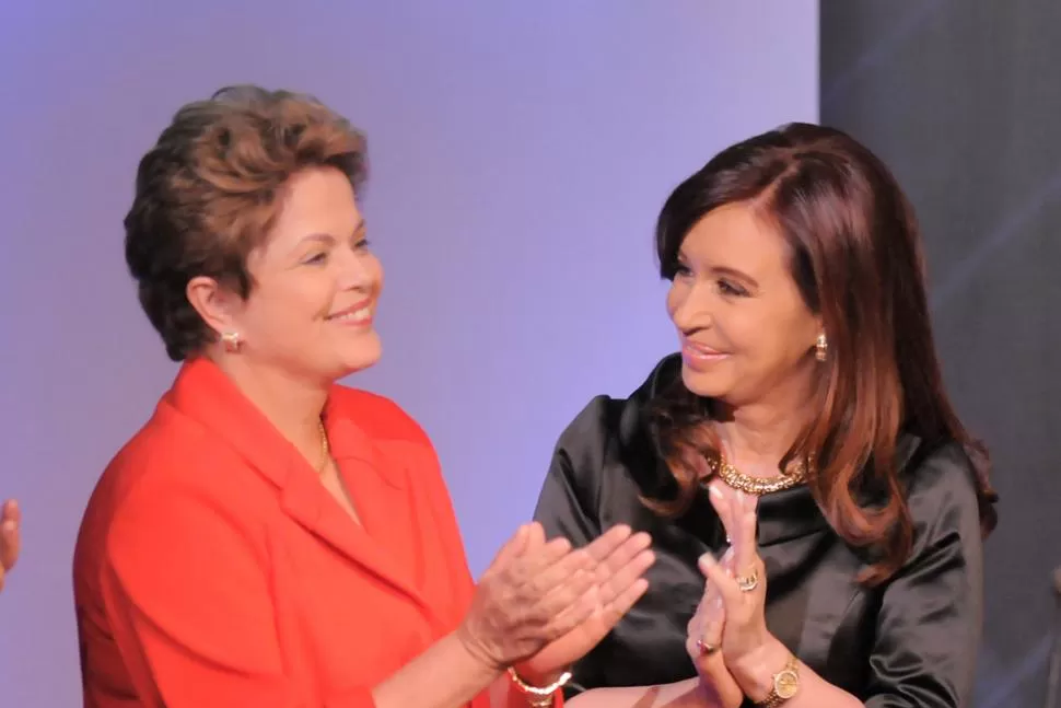 BUENA RELACIÓN. La presidenta de Brasil destacó la buena relación de los dos países. DYN