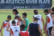 River tendría tres cambios de cara al choque con Lanús