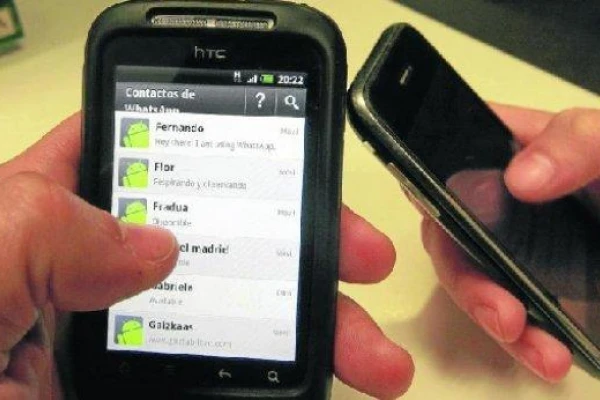 WhatsApp solucionó la falla en el estado de sus contactos