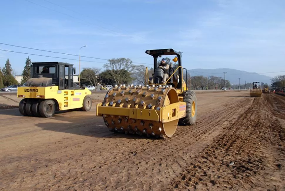 HOMBRES TRABAJANDO. No se sabe hasta cuándo durará el corte. PRENSA DPV