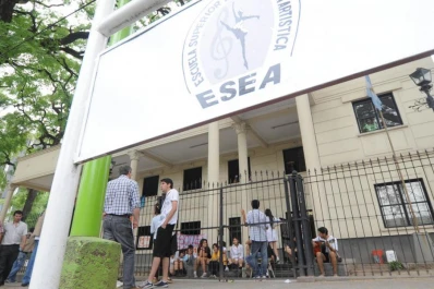 La ESEA sigue tomada y los alumnos denuncian agresiones