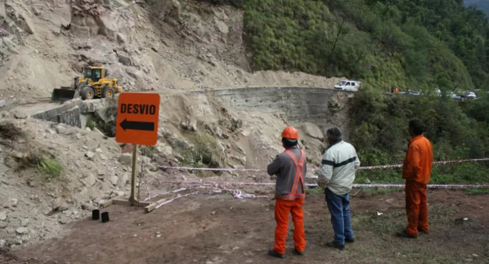 IMPOSIBLE PASAR. Durante los cortes no accederá ningún tipo de vehículo. LA GACETA/ ARCHIVO.