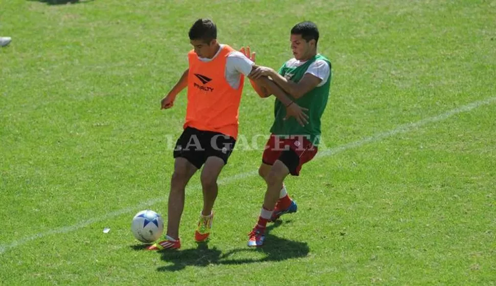 VA DE A POCO. Leo Rizo se va recuperando a poco, clave para el juego santo. LA GACETA / FRANCO VERA