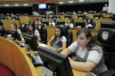 Los legisladores debatirán proyectos de adolescentes