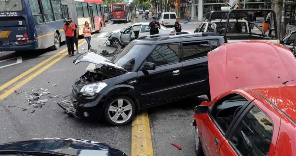 EN FALTA. La justicia deberá revelar la responsabilidad del futbolista en el incidente ocurrido en el barrio de Flores. TELAM