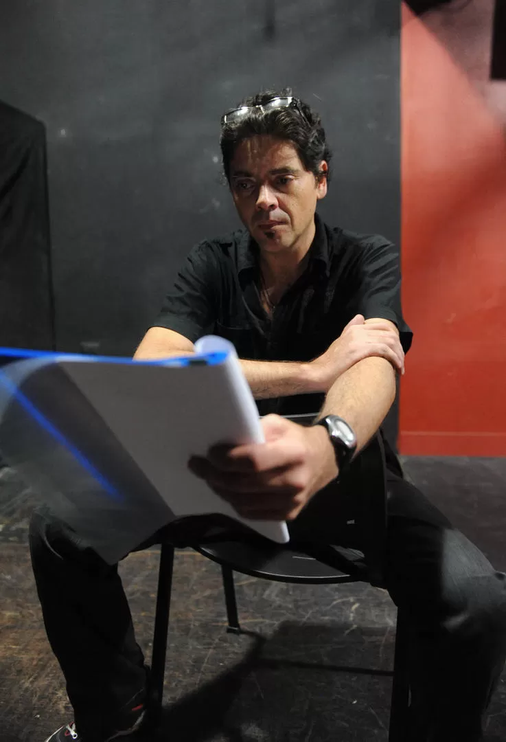 PROCESO. Costello invita a que desnuden el interior y derriben barreras. LA GACETA / FOTO DE OSVALDO RIPOLL 