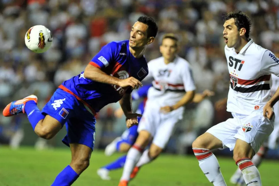 MANO A MANO. Tigre y San Pablo no se sacaron ventajas e igualaron 0-0 en La Bombonera. La Copa Sudamericana se definirá en tierra brasileña. TELAM