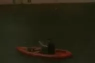 Los inundados de Belgrano salen a pasear en kayak