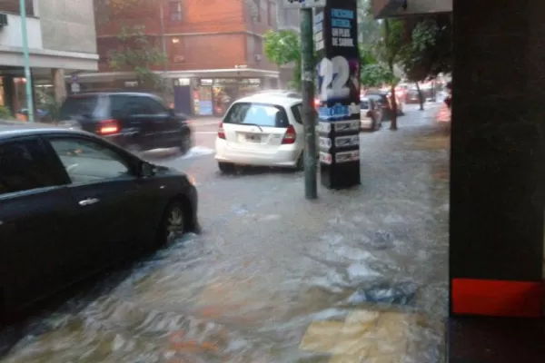 Se inundaron barrios de Buenos Aires y los porteños arden de rabia