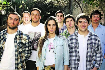 Chicles, fiambres y fernet para recibir a Agapornis