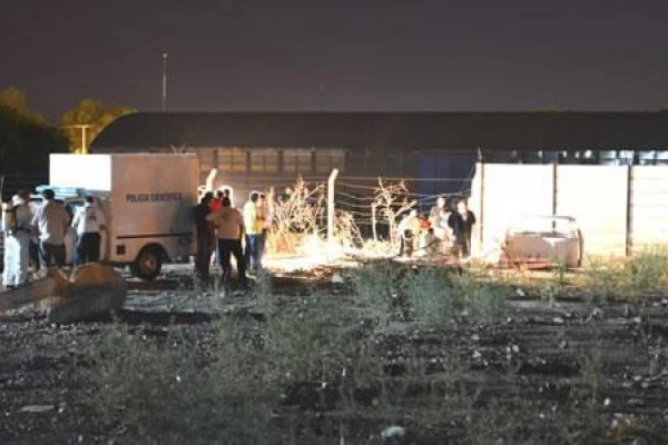 Encontraron a un niño muerto dentro de una heladera