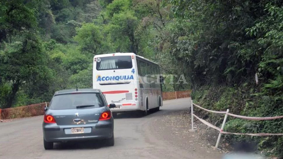 OBRA NUEVA. A la altura de La Heladera el camino se ensanchó. ARCHIVO LA GACETA