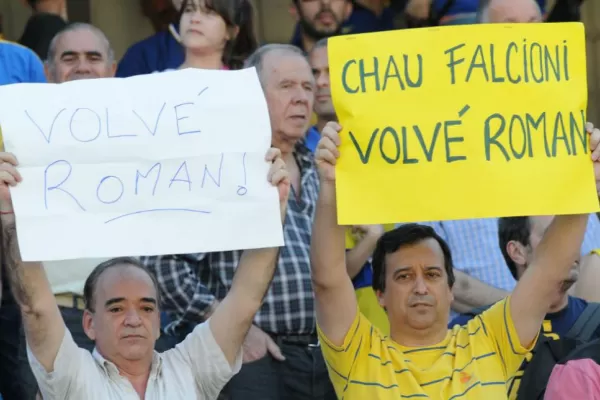 Repudio a Falcioni y Angelici, opaco reconocimiento a Schiavi y Palermo