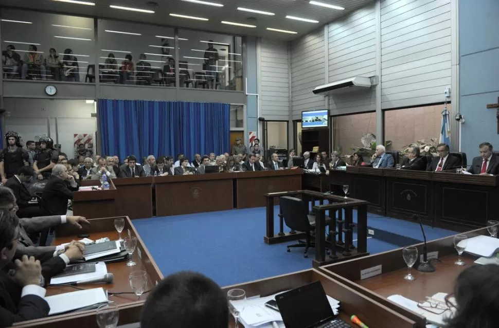 EN SILENCIO. El público, las partes y los jueces siguen con atención la etapa testimonial, la más rica del debate oral.  LA GACETA / FOTO DE FRANCO VERA (ARCHIVO) 