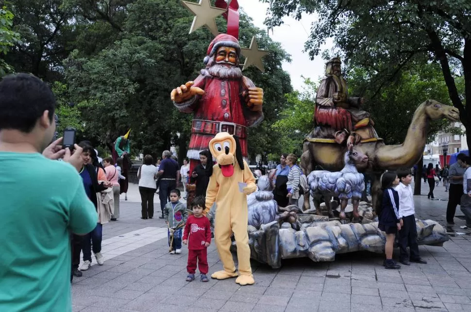 LANZAMIENTO. Pluto, Papá Noel y los Reyes Magos desfilarán en Famaillá. LA GACETA / FOTO DE ANALÍA AJARAMILLO