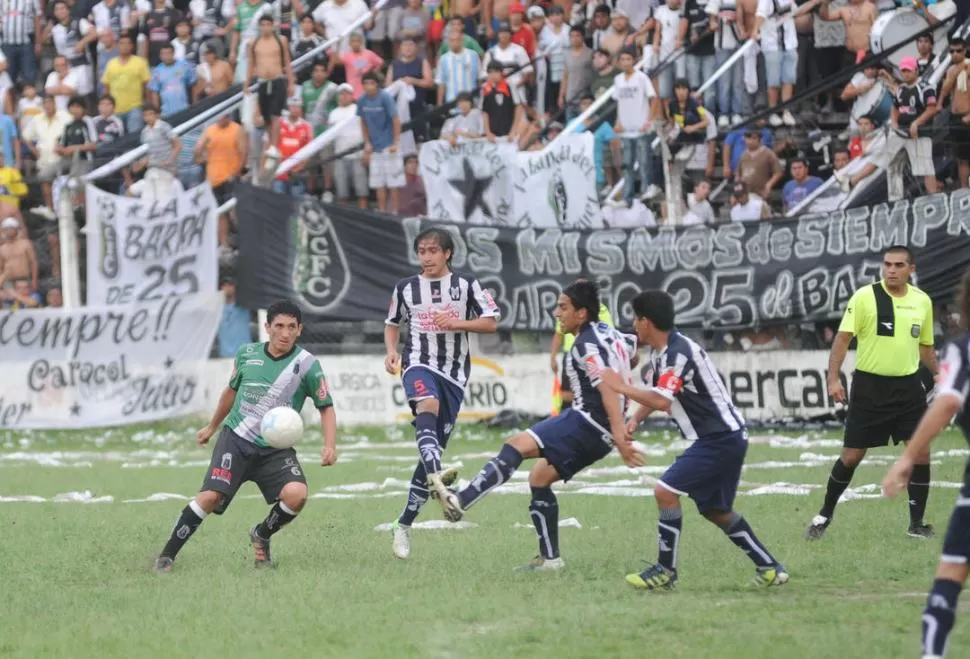 SIEMPRE FIRME. Walter Arrieta es un referente en la defensa de los cuervos. 