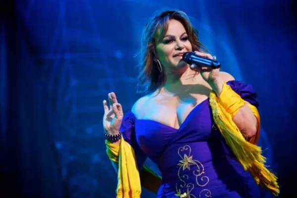 La mexicana Jenni Rivera murió en un accidente