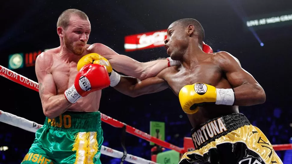 PUPILO. El dominicano Javier Fortuna, integrante de Maravilla Box, venció al irlandés Patrick Hyland. REUTERS