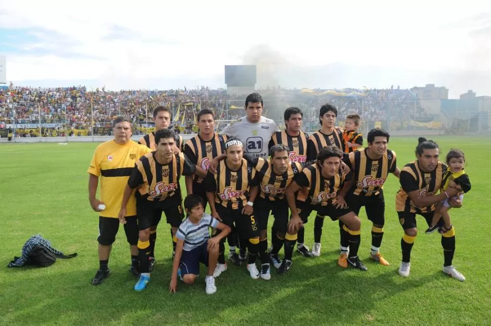 EL CAMPEÓN. El equipo de Lastenia que venció a Jorge Newbery por 4 a 0. 