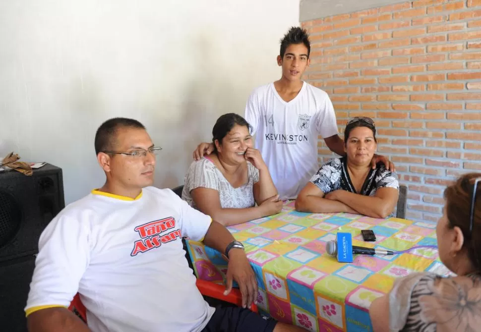 SIGLO XXI. Víctor, Lorena, Carmen y Juan  dan un testimonio agridulce.  