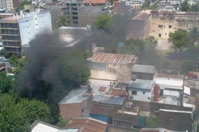 Iba con un pasajero cuando su taxi se incendió