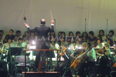 El Megaconcierto de Navidad viste de gala a Monteros