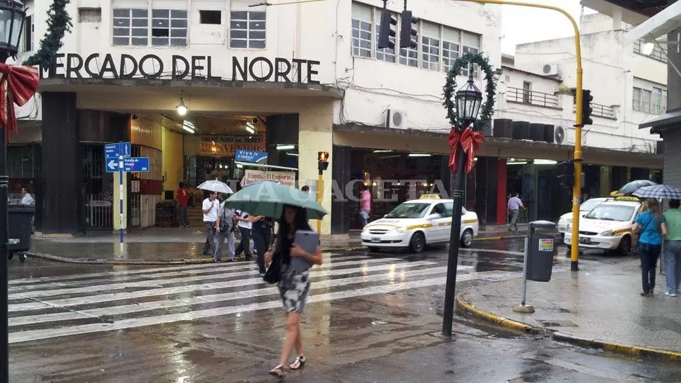 SE QUEDARA. Las precipitaciones se mantendrían durante gran parte del día, según el Servicio Meteorológico. LA GACETA / FOTO DE DAVID CORREA