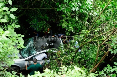 Un auto desbarrancó camino a San Javier y cayó 40 metros