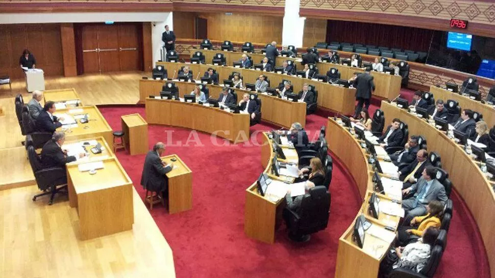 A DESTAJO. Los legisladores analizaron alrededor de 20 temas. LA GACETA / FOTO DE LUIS MARIA RUIZ