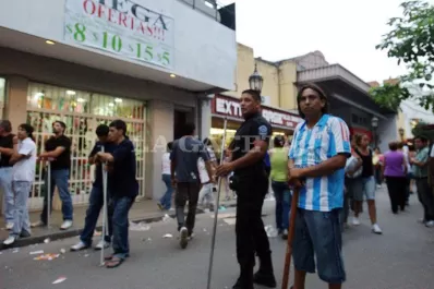 Hubo corridas, gritos y pánico en el microcentro por versiones de saqueos