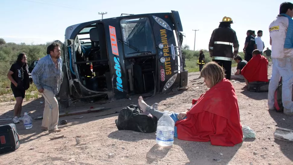 PUDO SER UNA TRAGEDIA. Permanecen internados sólo tres de los 25 pasajeros que ingresaron ayer al hospital Rawson. GENTILEZA DIARIO DE CUYO