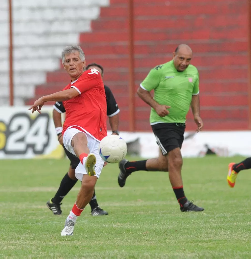 MEMORIA. El partido que más recuerdo es un 4-0 a Atlético. Yo hacía el servicio militar y vine especialmente a jugar. Los pasamos por encima, rememoró Roldán. 