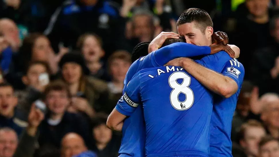 RECORD. La goleada llegó para celebrar los 500 partidos como titular de Frank Lampard. REUTERS