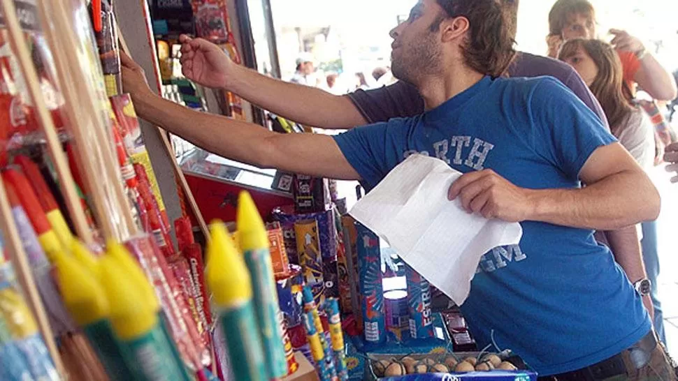 MEJORA. La reducción de la cantidad de heridos pudo haberse debido a las campañas para el uso responsable de los artefactos de pirotecnia y a los controles de estos artículos. FOTO TOMADA DE MOCACITY.COM