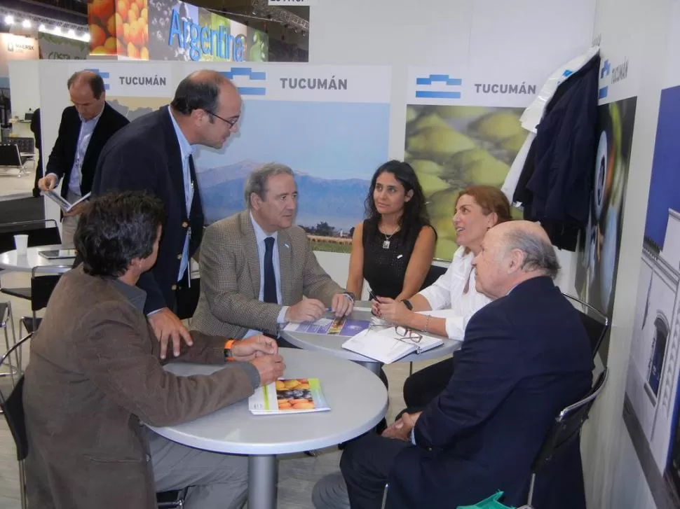 FRUTAS Y HORTALIZAS. El ministro Jorge Feijóo encabezó una misión a Berlín.  