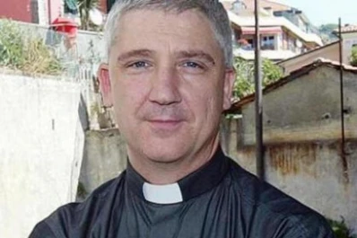 Un cura italiano critica a las mujeres