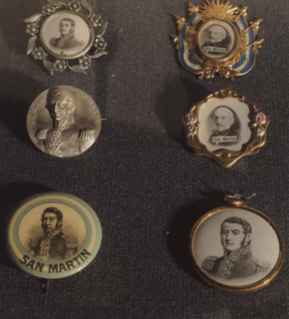 JOSE DE SAN MARTIN. Algunos de los pequeños retratos delprócer que guarda el Museo Histórico Nacional. LA GACETA / ARCHIVO