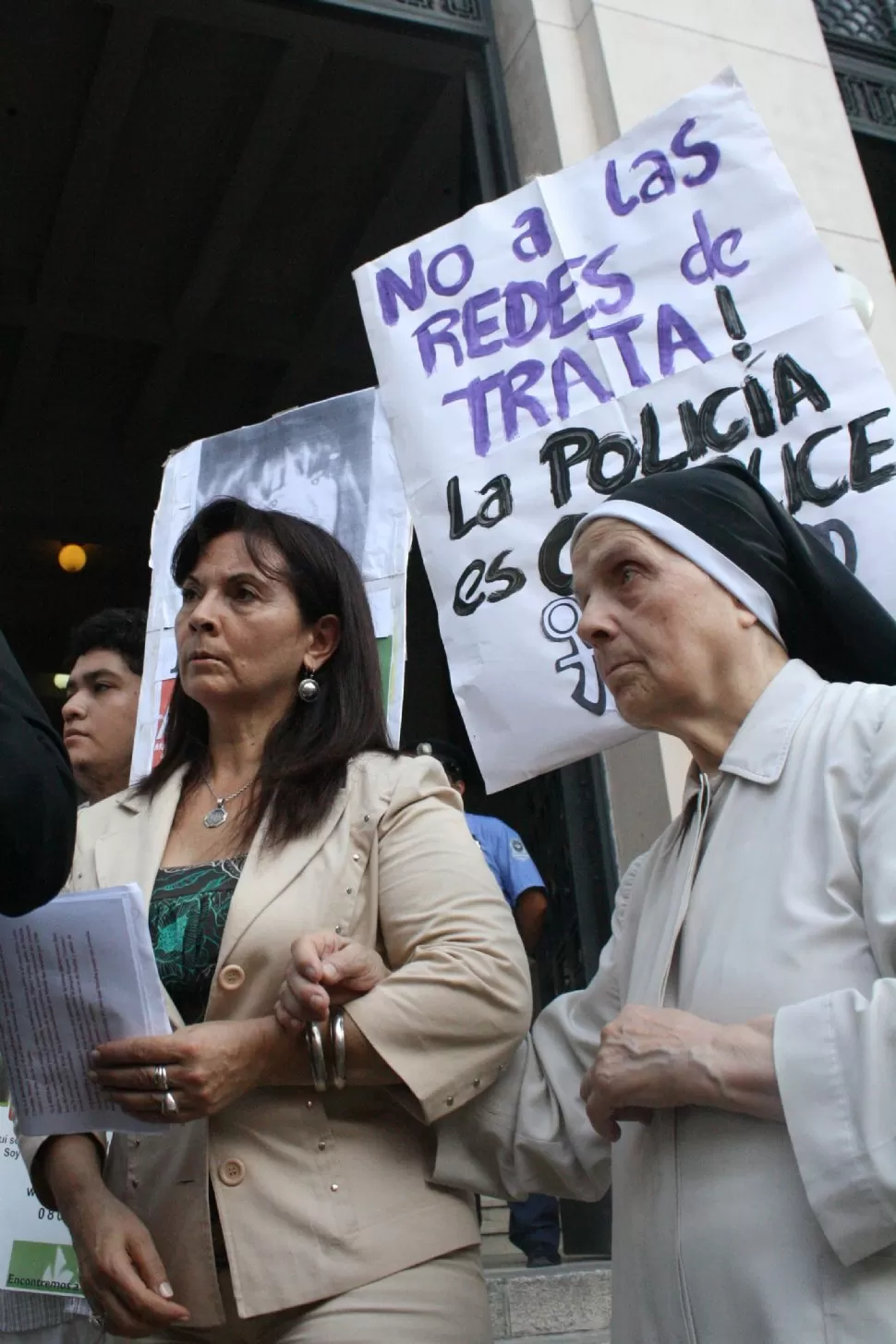 FIRME. Susana Trimarco estuvo el miércoles en tribunales con la hermana Berta Povalej y dijo que no la verán débil. LA GACETA / FOTO DE JORGE OLMOS SGROSSO