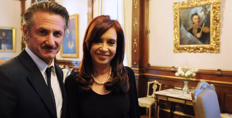 EMBAJADOR ITINERANTE DE HAITÍ. El actor de EEUU se reunió con Cristina. NA 