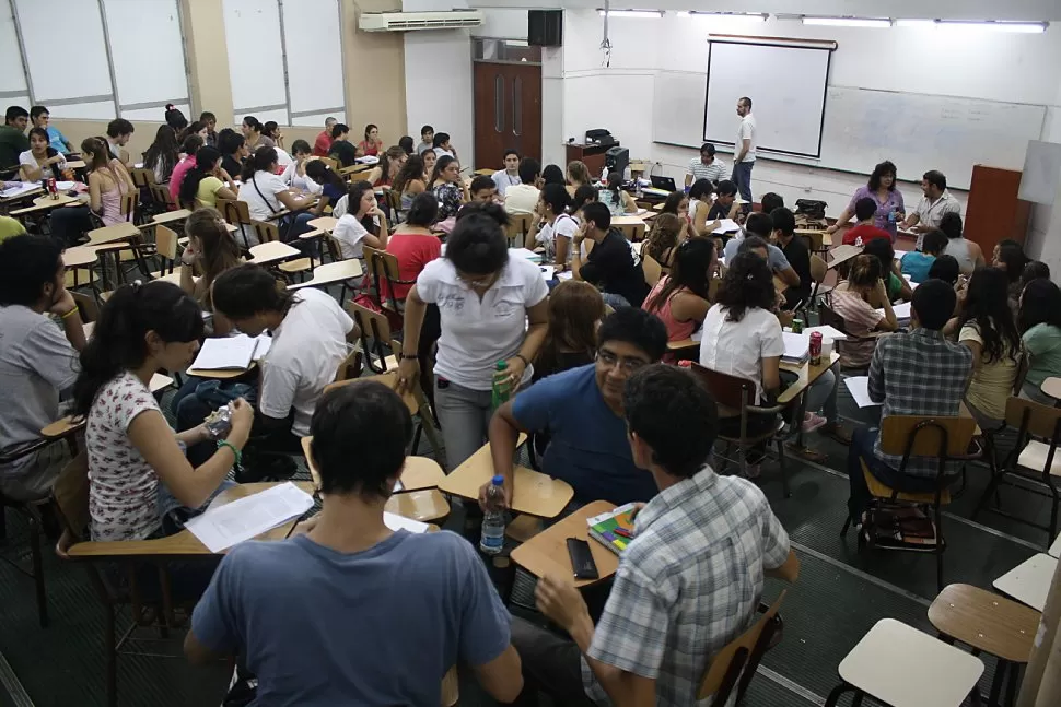 PRIMEROS DÍAS. Los estudiantes se informarán sobre vida universitaria y conceptos básicos de las carreras. LA GACETA / FOTOS DE EZEQUIEL LAZARTE