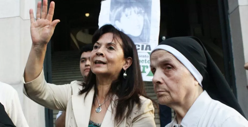 ACOMPAÑADA. La hermana Berta Povalej, siempre al lado de Susana. LA GACETA / FOTOS DE EZEQUIEL LAZARTE - FRANCO VERA - NA