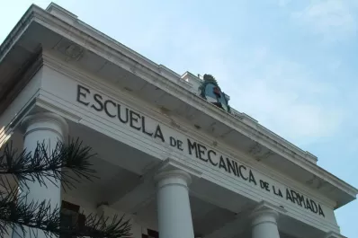 Malestar por el asado que hizo Alak en la ex ESMA para 2.000 personas